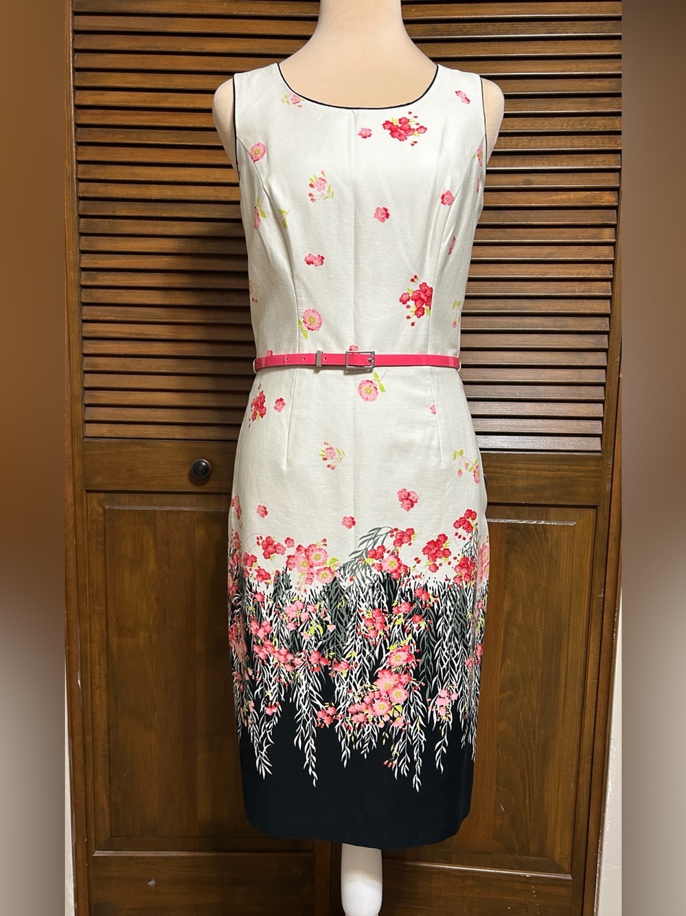 Dunnes Off White & Black Sheath Dress Pink Floral on Black Border Hem Sz 10